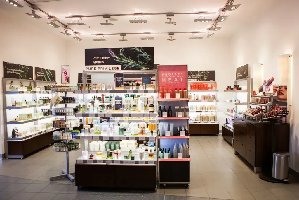 Juut Salonspa — Hair salon in Roseville